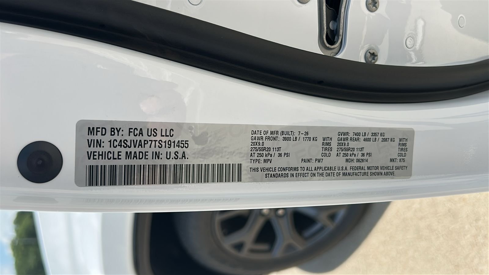 New 2026 Bright White Clear-Coat Exterior Paint Jeep Upland image 31