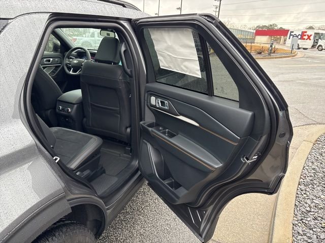 New 2026 Carbonized Gray Metallic Ford Tremor image 25