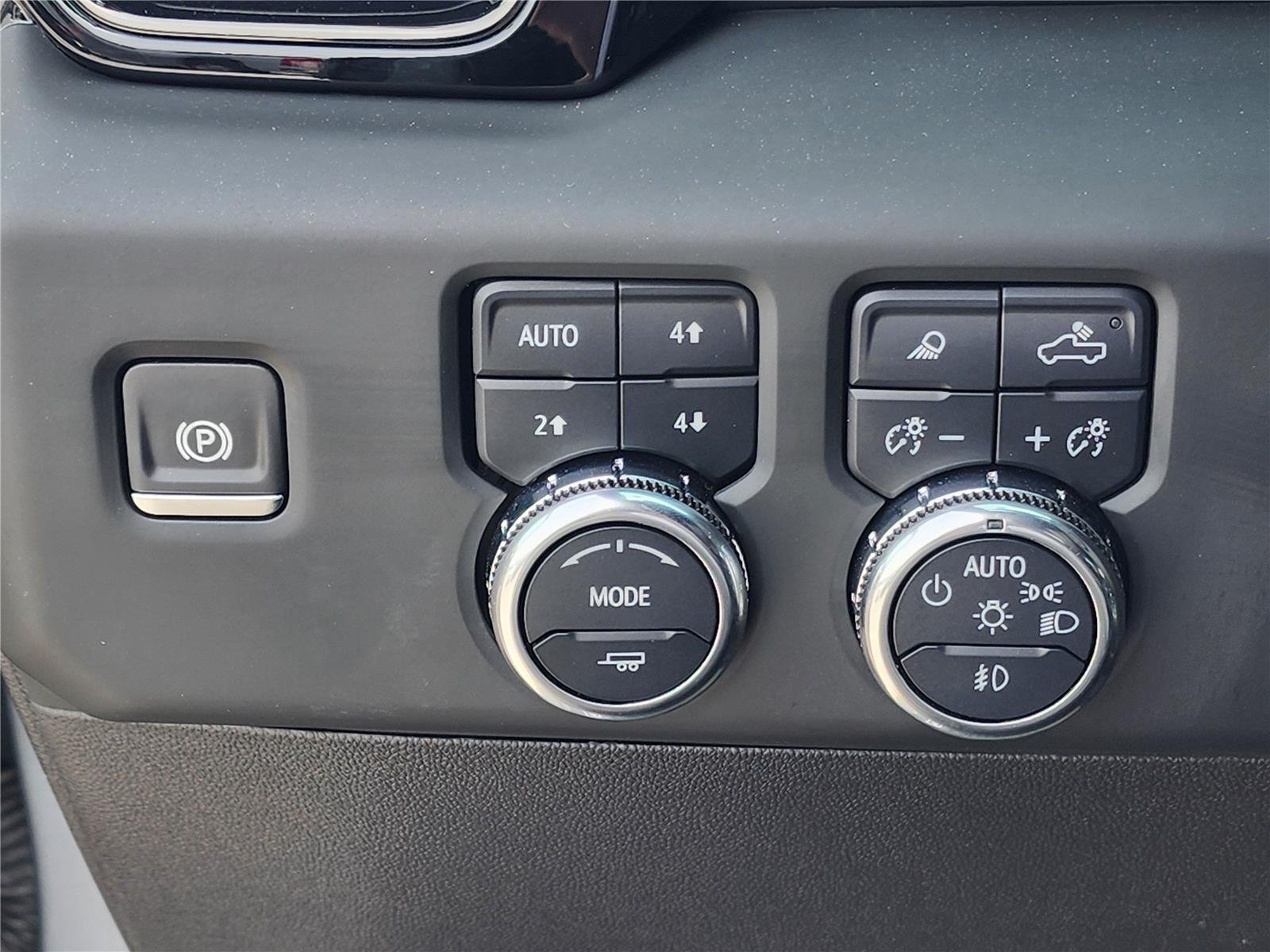Used 2024 Sterling Metallic GMC AT4X image 18