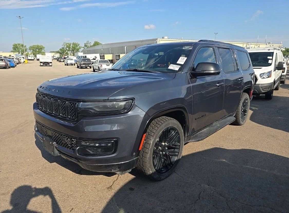 Used 2023 Blue Jeep Series II image 1
