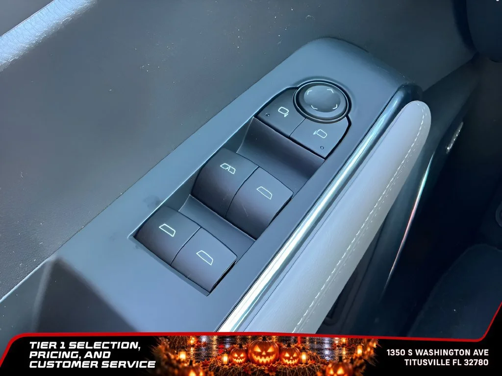 New 2026 Glacier White Tricoat GMC Elevation image 44