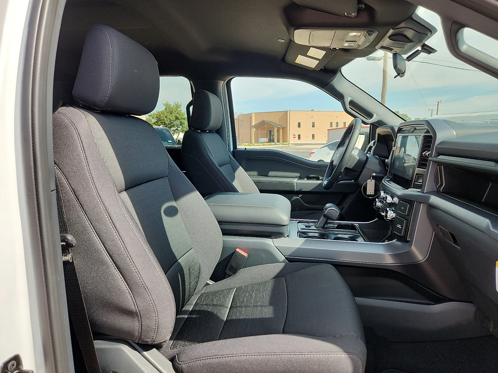 New 2026 Oxford White Ford XLT image 20