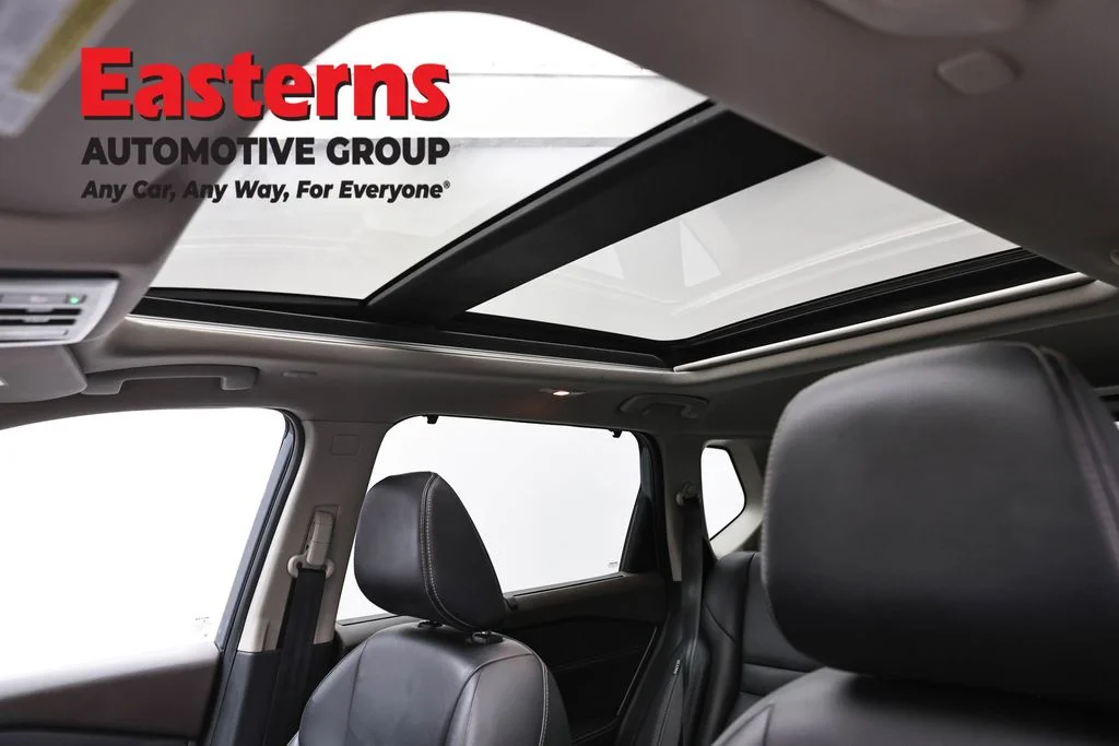 Used 2023 Gray Nissan SL image 38