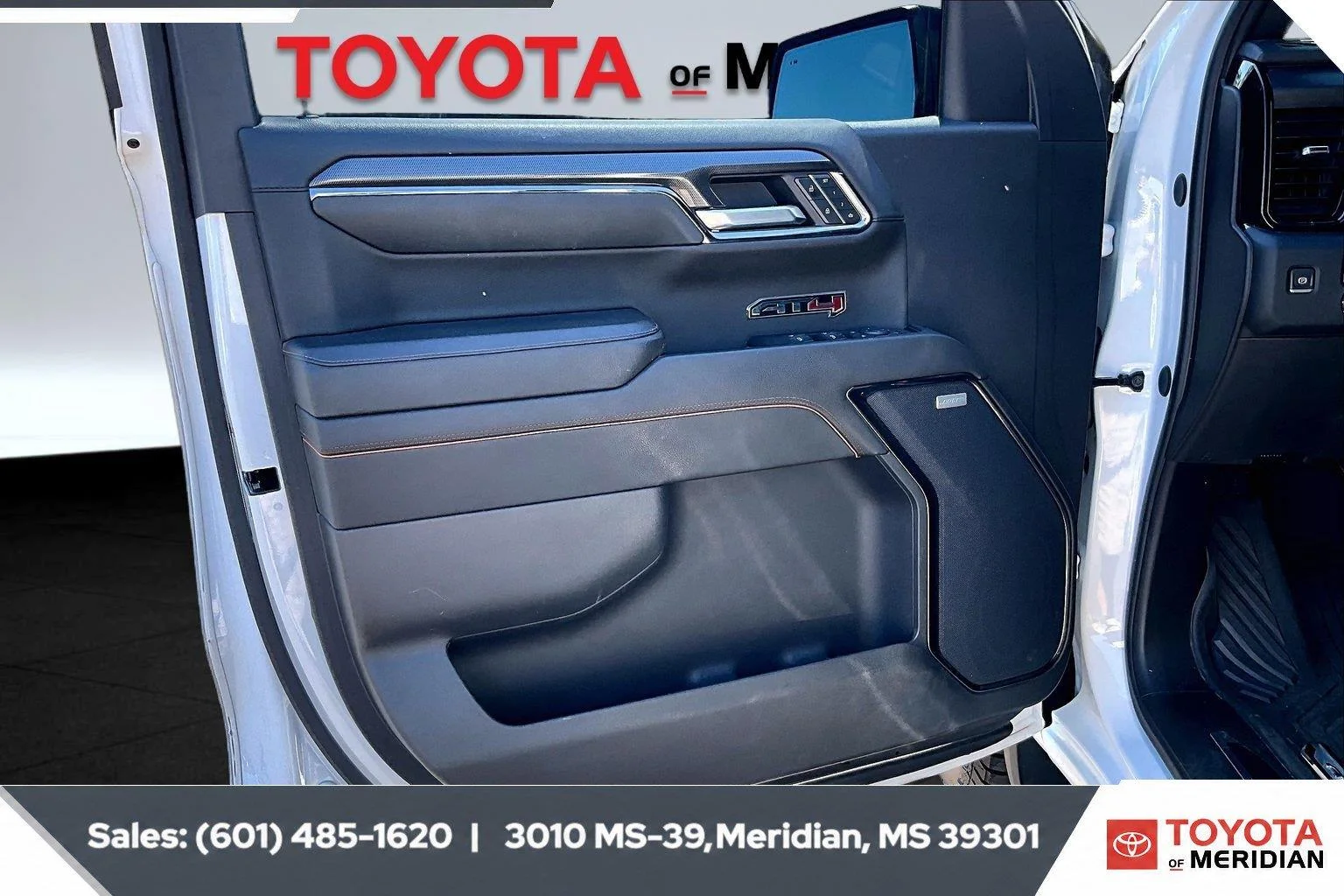 Used 2024 Summit White GMC AT4 image 17