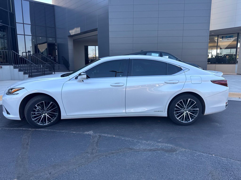 2022 Lexus ES Hybrid