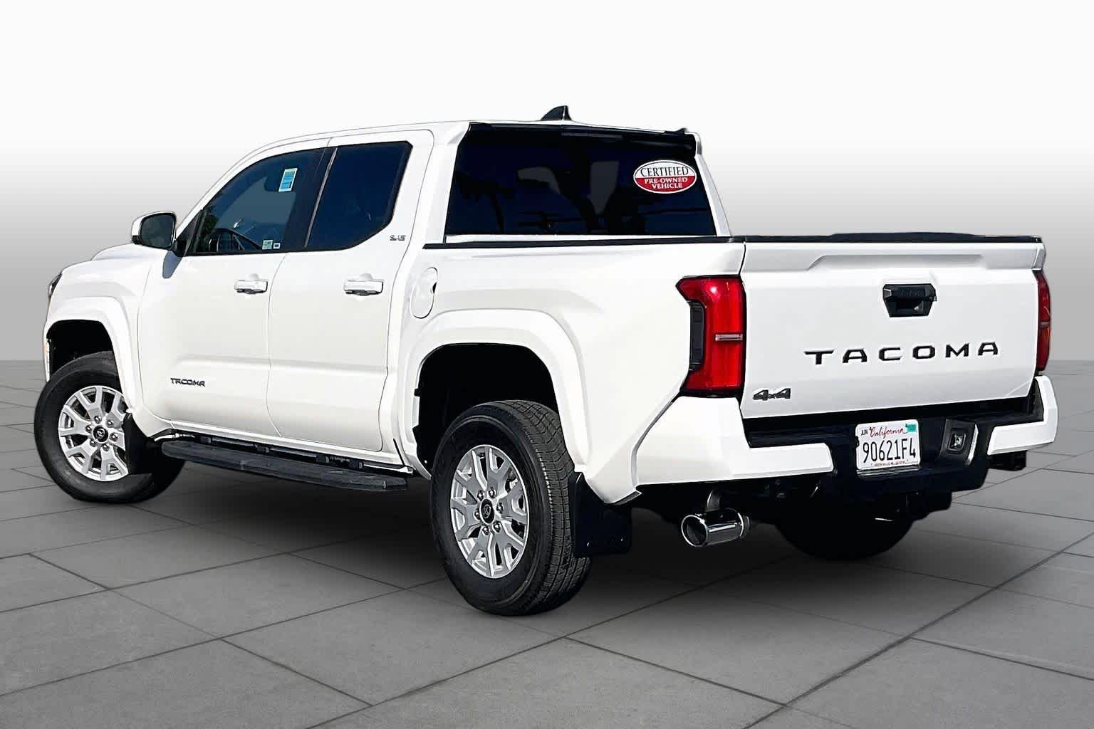 Used 2025 Ice Cap Toyota SR5 image 11