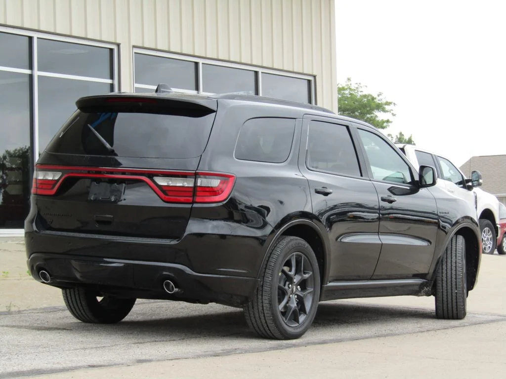 New 2026 DB Black Clearcoat Dodge GT Plus HEMI V8 image 3