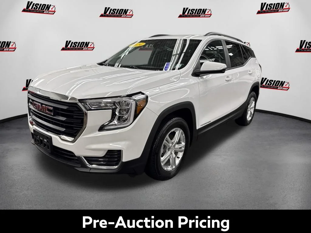 Used 2024 White GMC SLE image 1