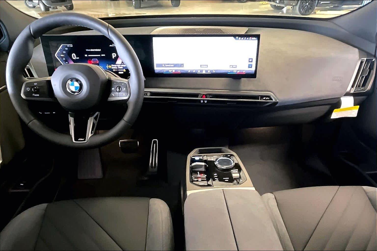 Used 2026 Aventurin Red Metallic BMW xDrive60 image 5