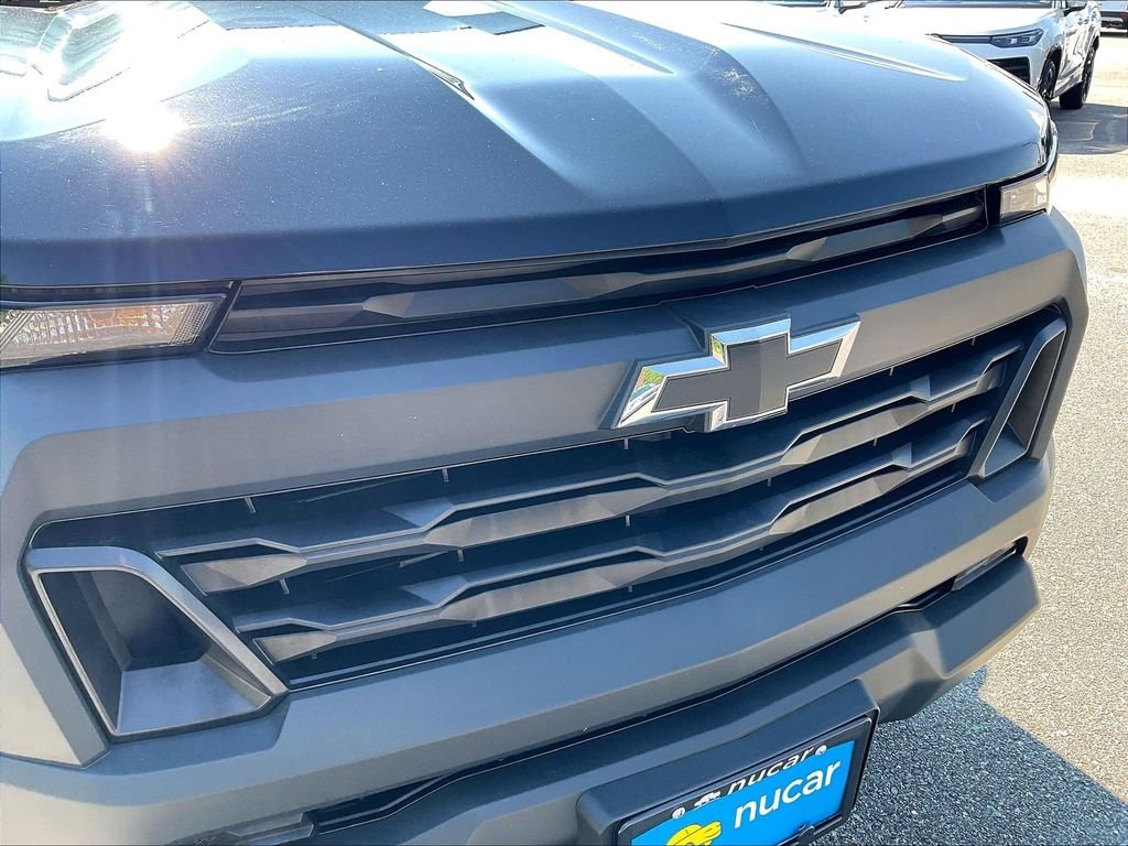 Used 2025 Black Chevrolet Work Truck image 27
