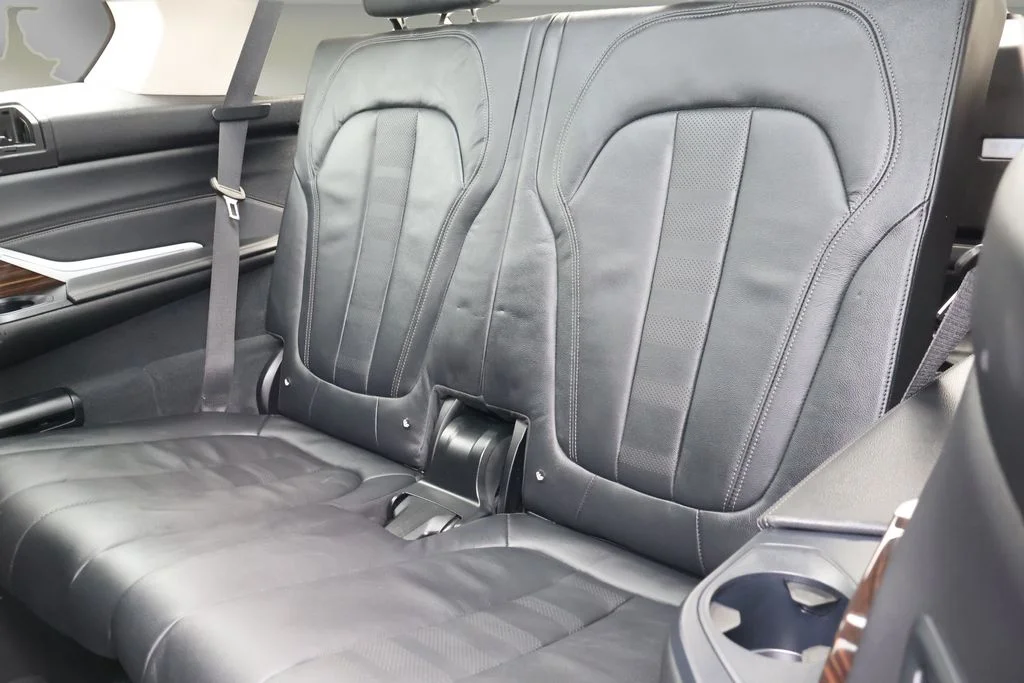 Used 2021 Gray BMW xDrive40i image 12