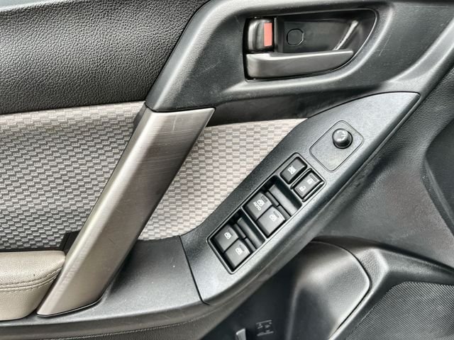 Used 2018 Silver Subaru 2.5i image 17