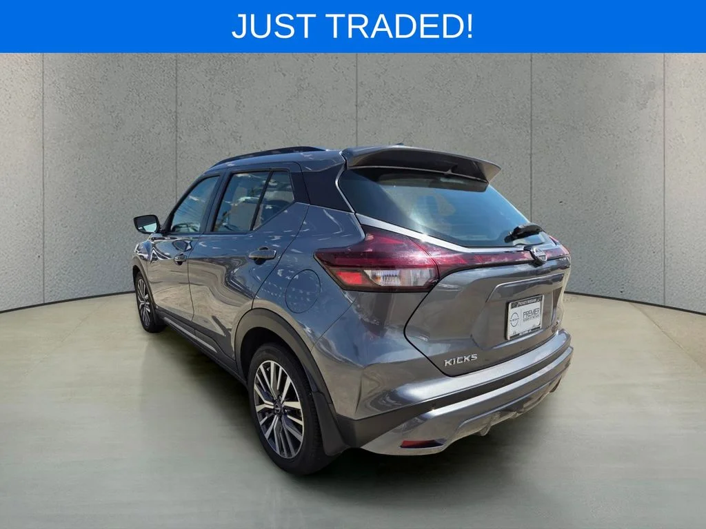 Used 2024 Gray Nissan SR image 3
