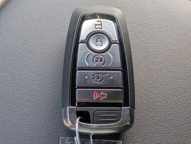 New 2026 Star White Metallic Tri-Coat Ford ST-Line image 29