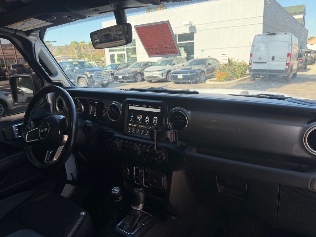 Used 2020 White Jeep Unlimited Sahara image 16
