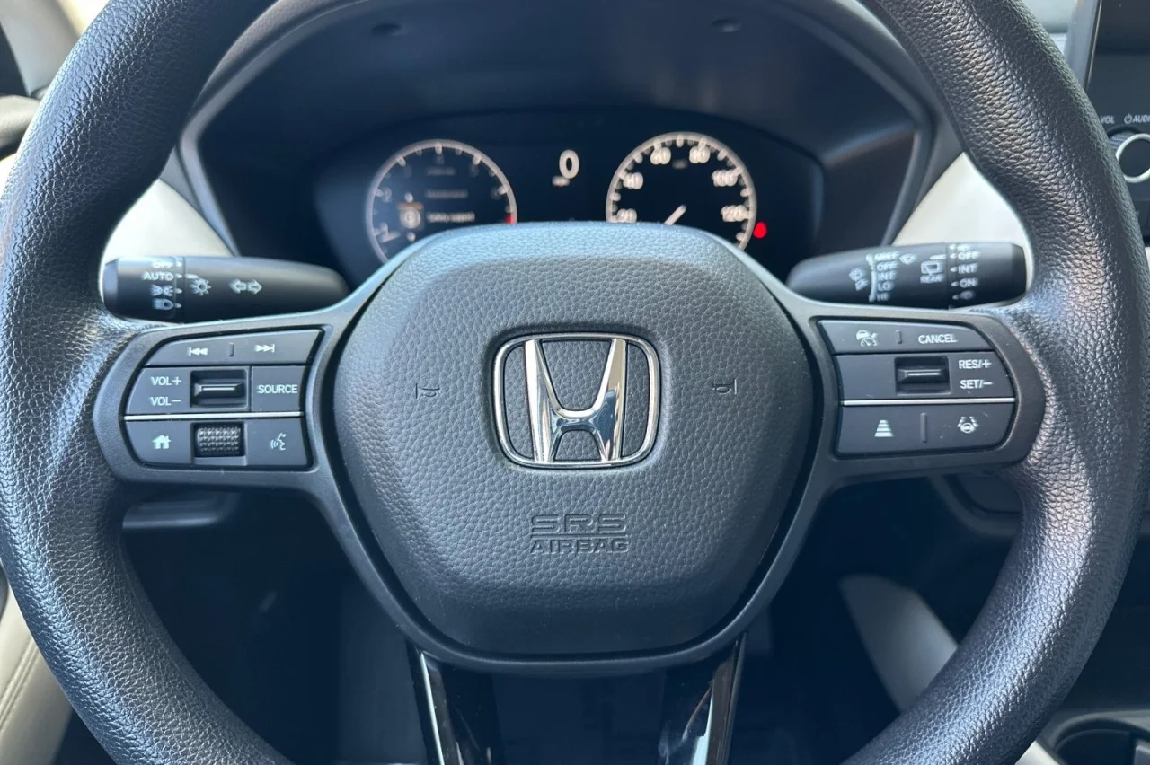 Used 2025 Platinum White Pearl Honda LX image 22