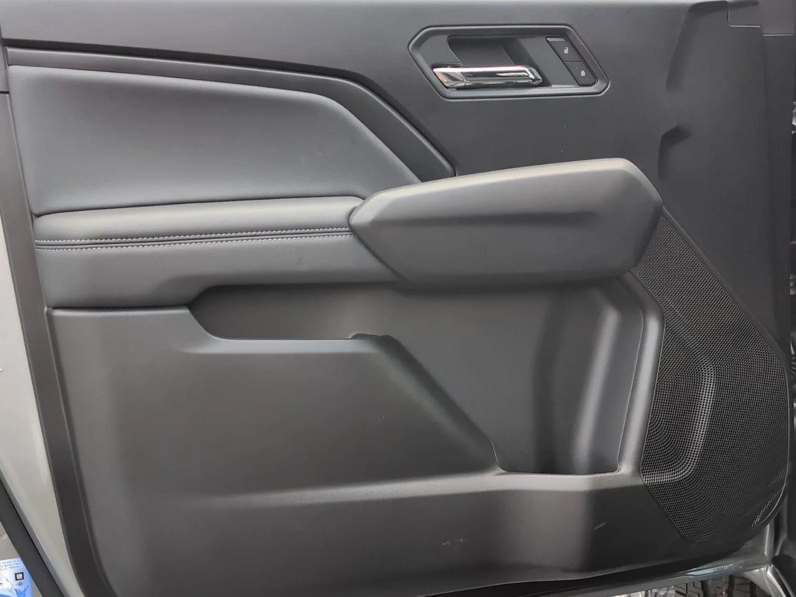 New 2026 Sterling Metallic GMC Elevation image 19