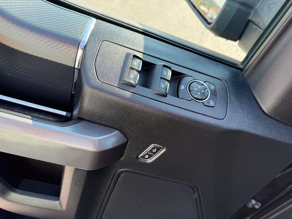 Used 2020 Black Ford XLT image 8