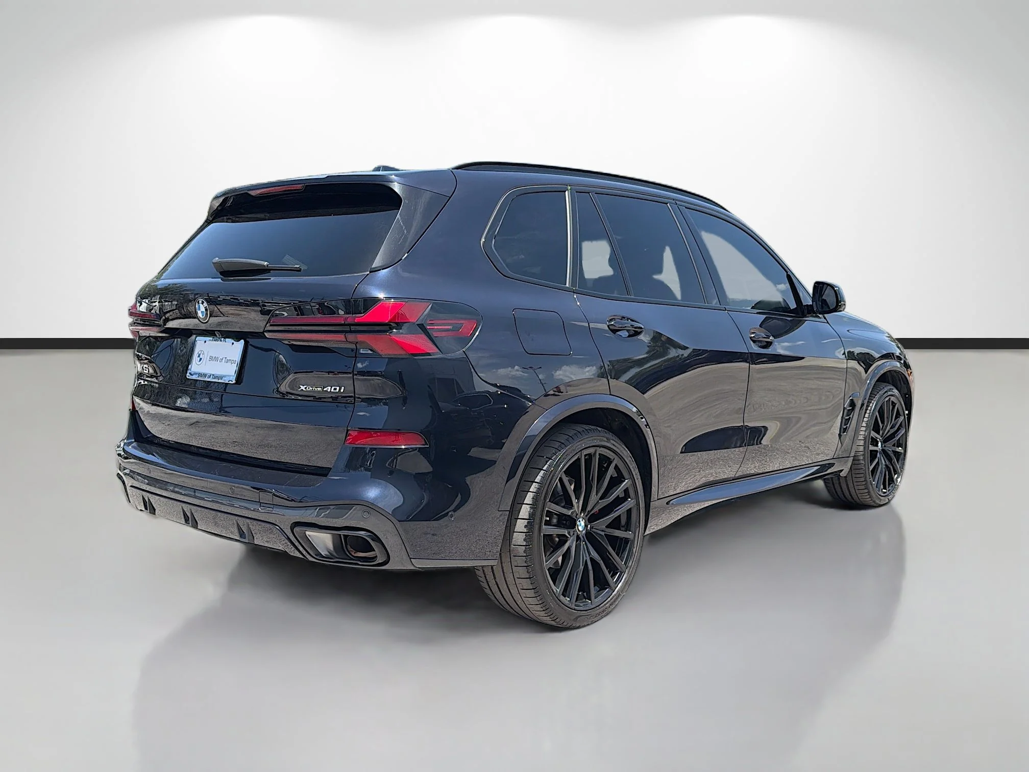 Certified Used 2025 Carbon Black Metallic BMW xDrive40i image 3