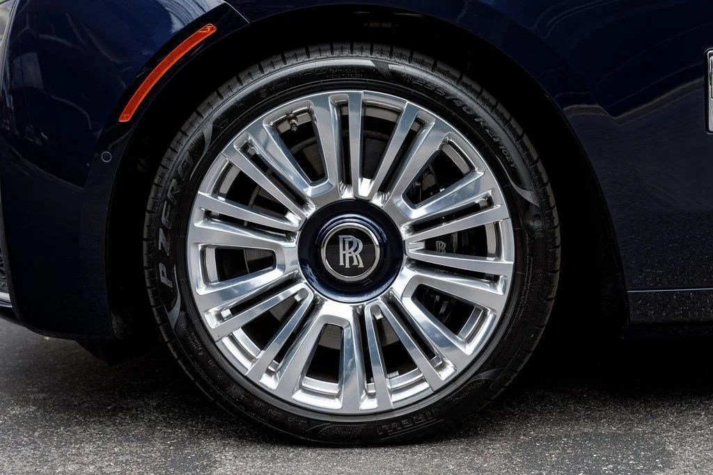Used 2021 Midnight Sapphire Rolls-Royce  image 15