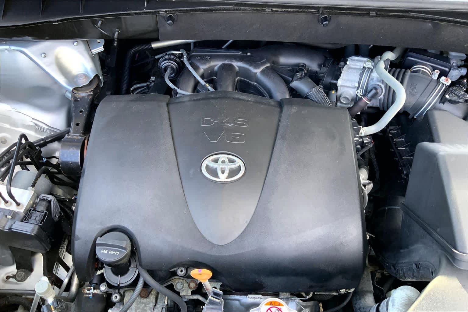 Used 2019 Celestial Silver Metallic Toyota XLE image 31