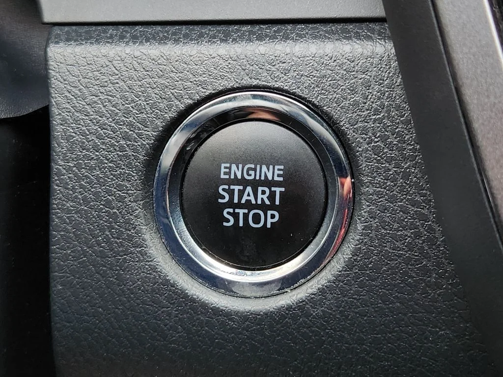 Used 2022 Wind Chill Pearl Toyota XSE image 23