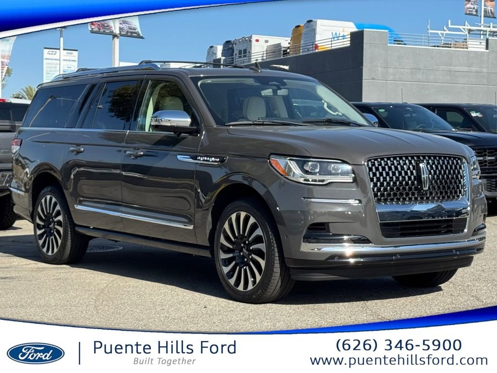 2023 Lincoln Navigator Black Label L 4WD's photo