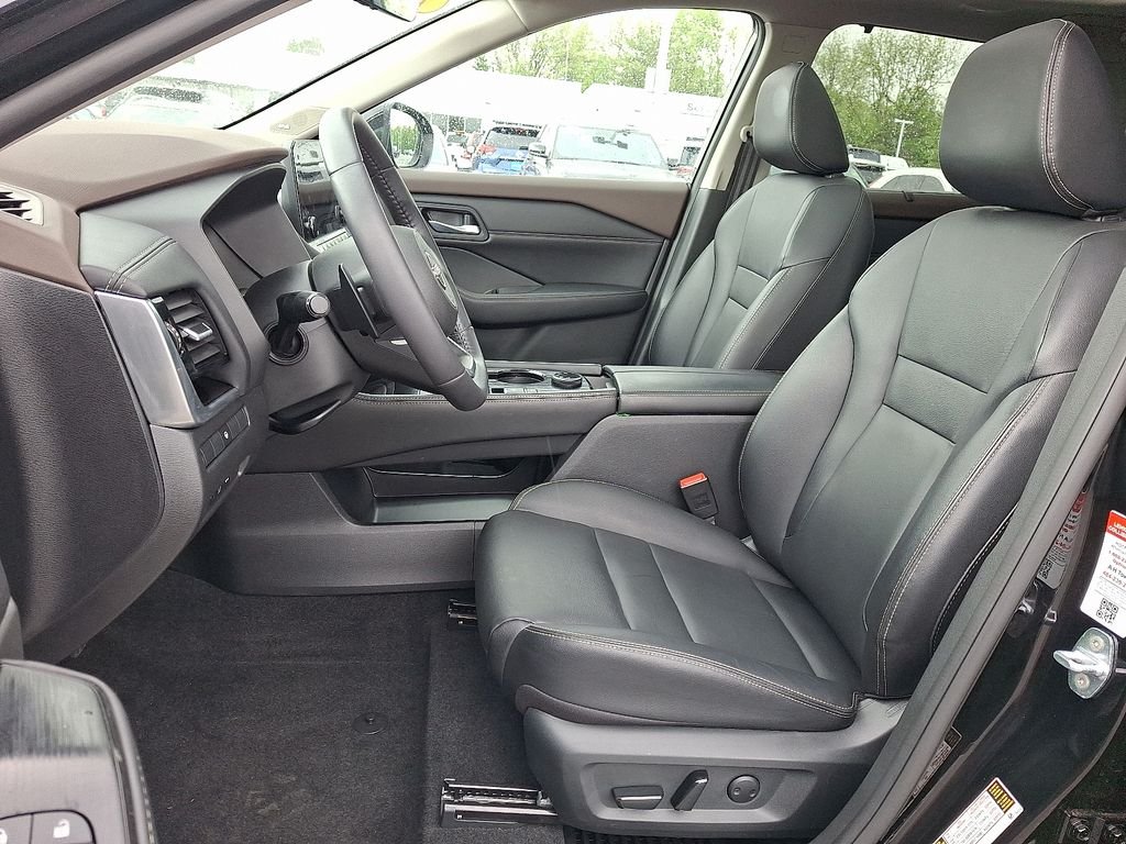Used 2023 Black Nissan SL image 14