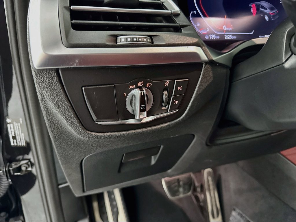 Used 2023 Black BMW xDrive30i image 10