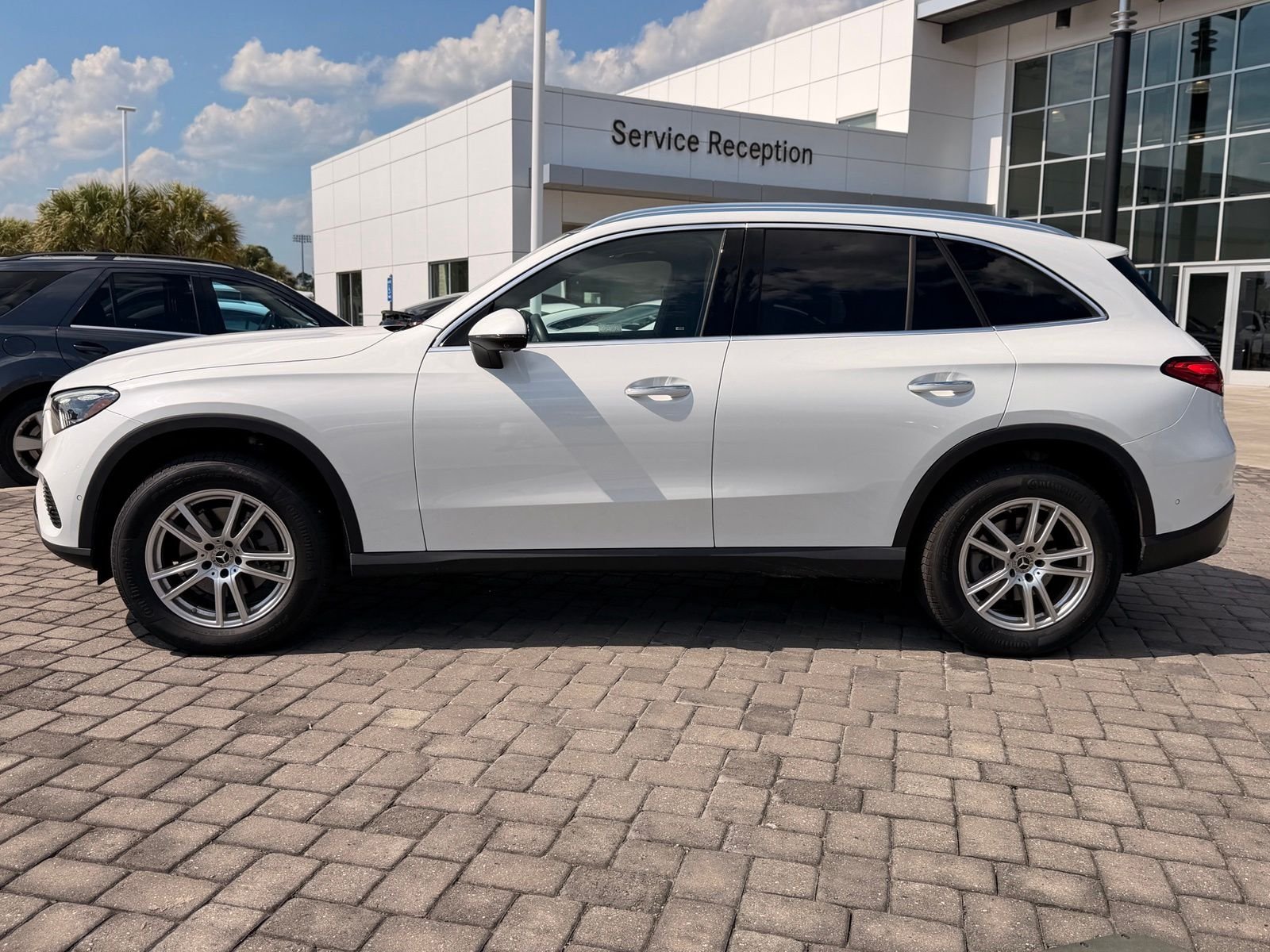 Certified Used 2025 MANUFAKTUR Moonlight White Metallic Mercedes-Benz GLC 300 image 12