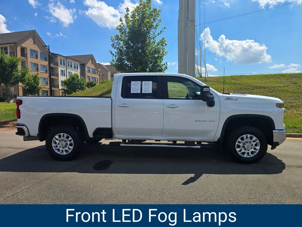 Used 2025 White Chevrolet LT image 42