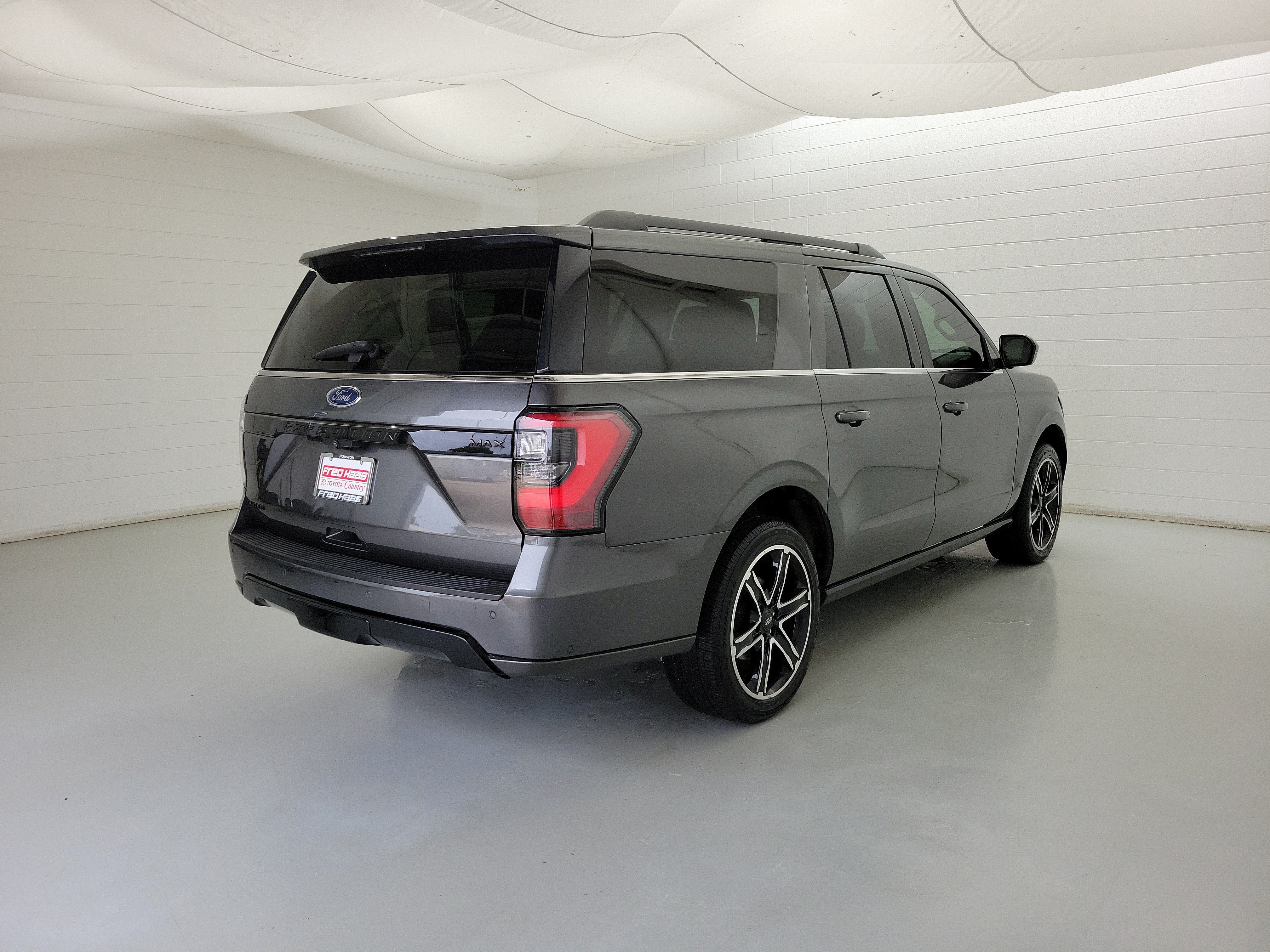 Used 2021 Magnetic Ford Limited image 5