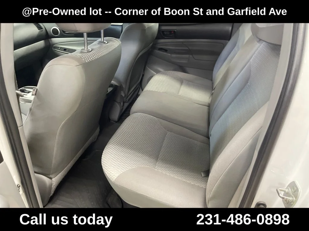 Used 2013 White Toyota Base image 26
