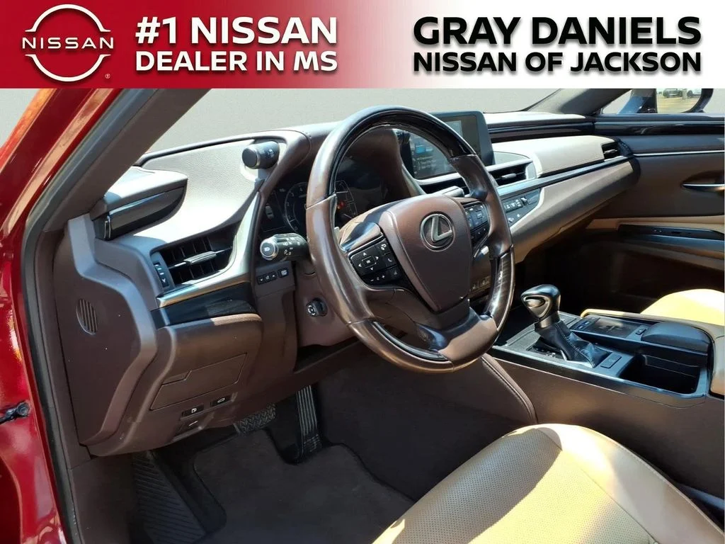 Used 2020 Red Lexus 350 image 9