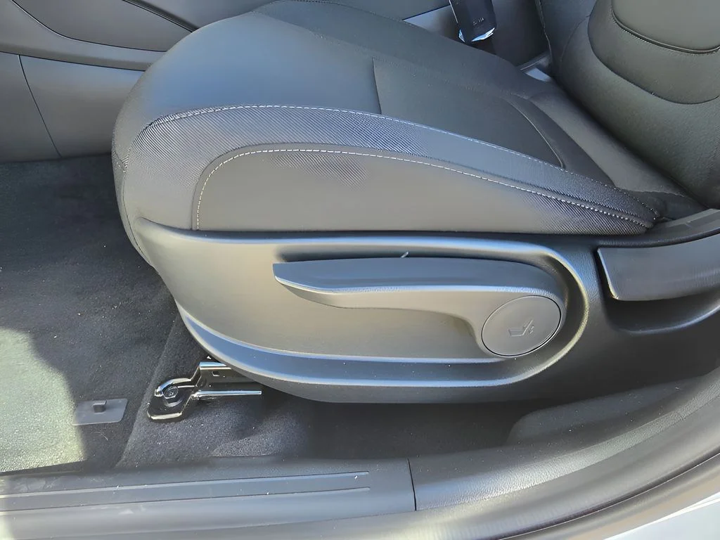 Used 2026 Serenity White Pearl Hyundai SE image 13