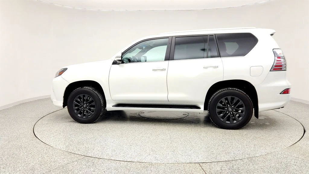 Used 2023 Eminent White Pearl Lexus GX 460 Premium 4WD with Plus Package, Tow Hitch & Heated SW image 8