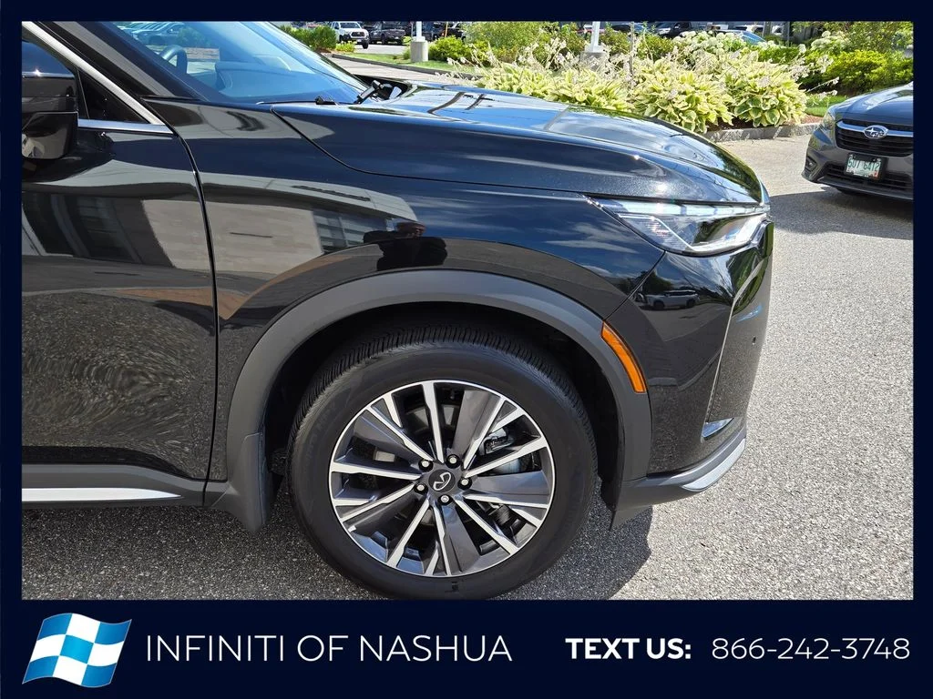 Certified Used 2026 Black INFINITI LUXE image 15