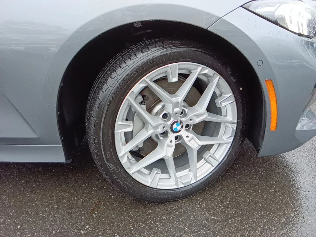 2025 BMW 3 Series 330i - Photo 31