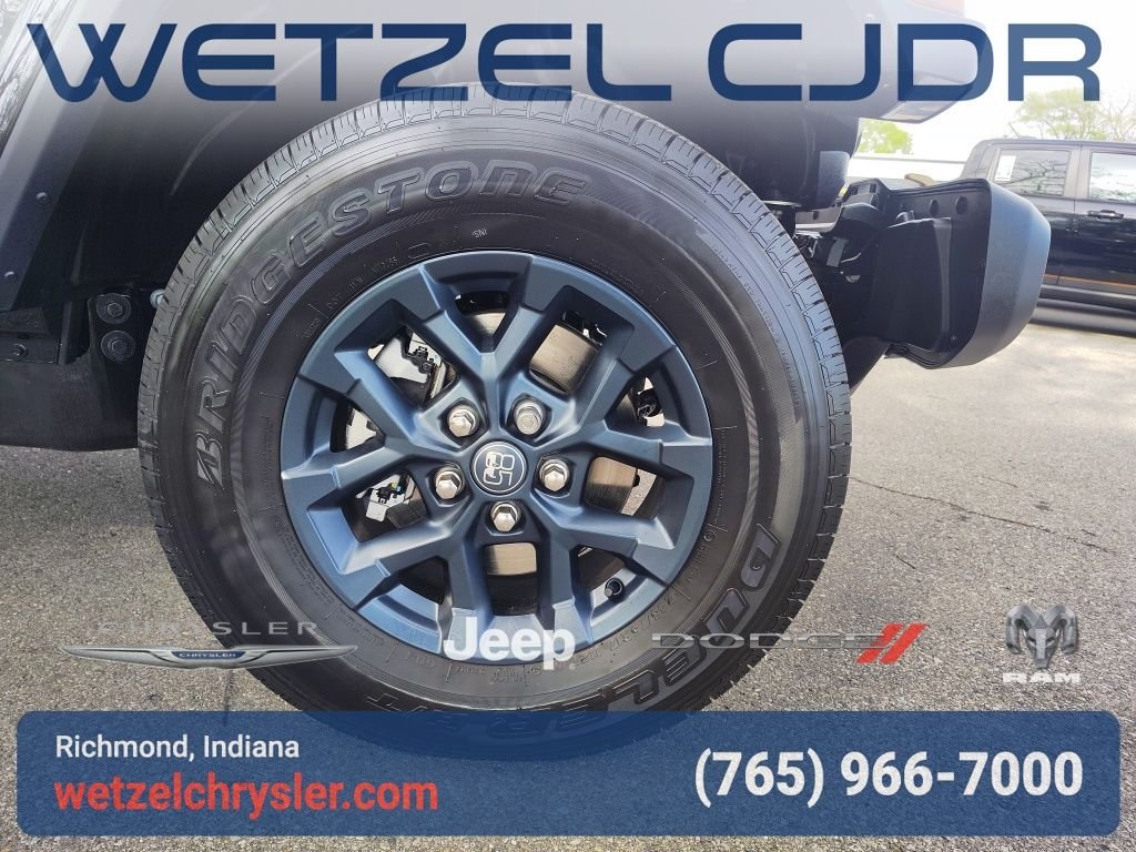 New 2026 Black Clear-Coat Exterior Paint Jeep 85th Anniversary Edition image 15