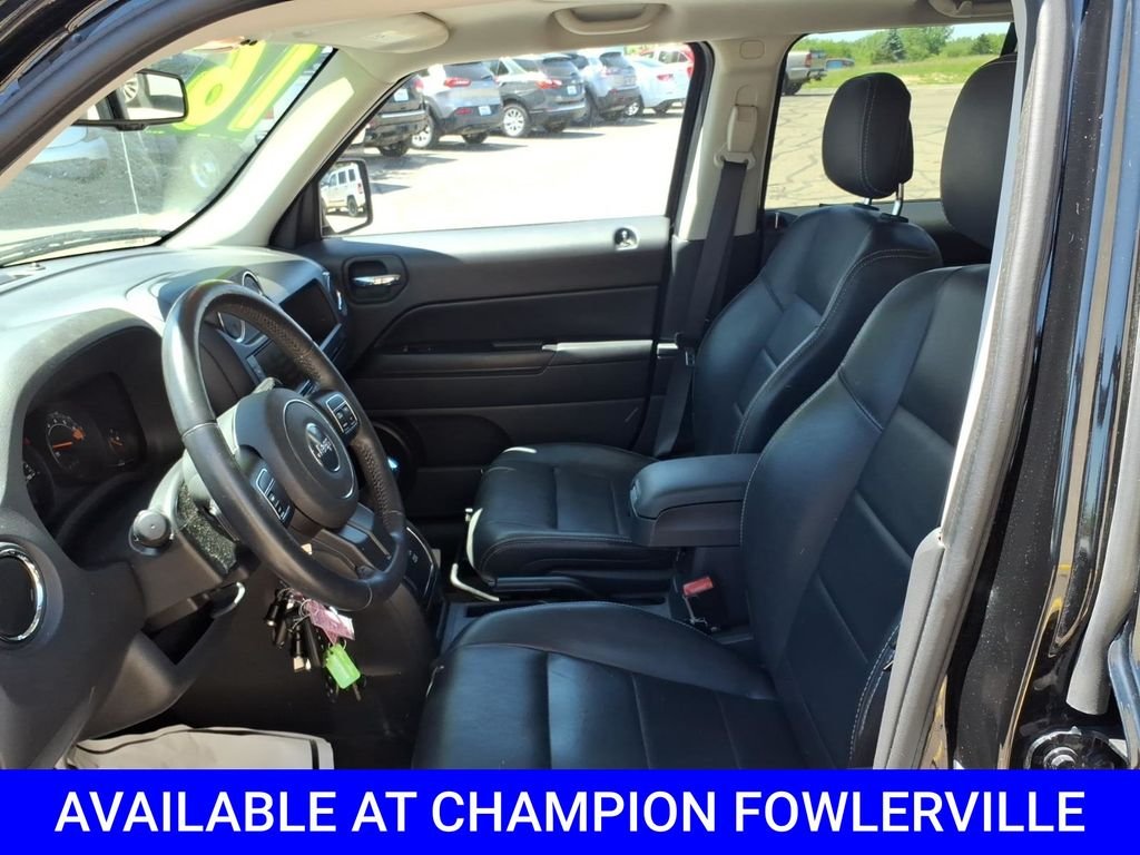 Used 2016 Black Jeep Latitude image 10