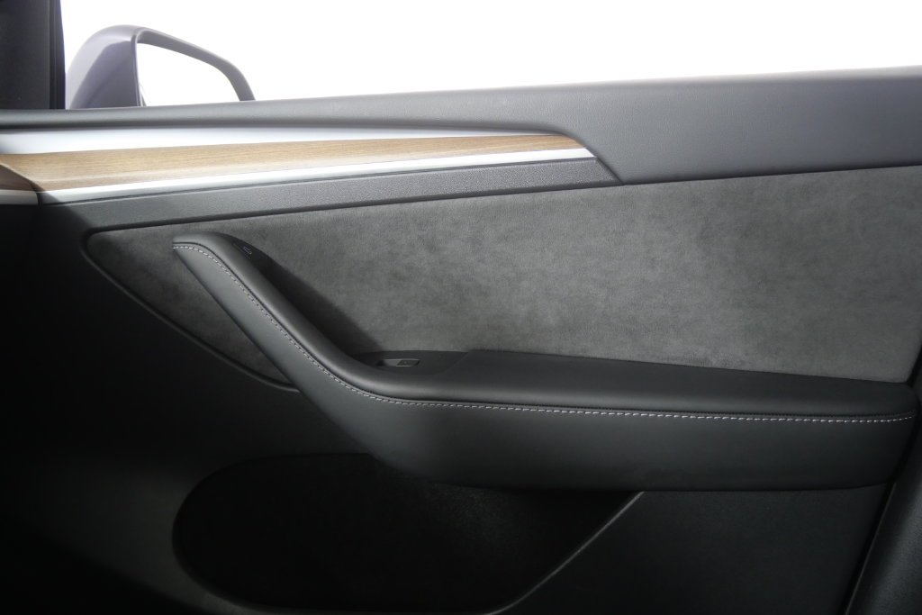 Used 2023  Tesla Performance image 26