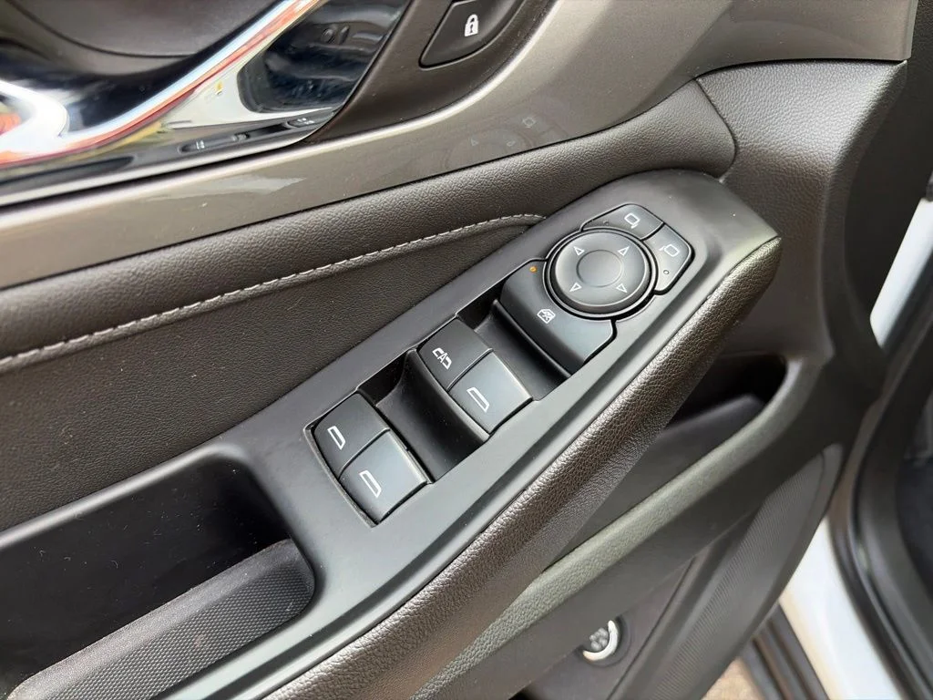 2023 Chevrolet Traverse 1LT - Photo 24