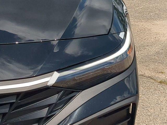 New 2025 Black Hyundai SEL Sport image 10