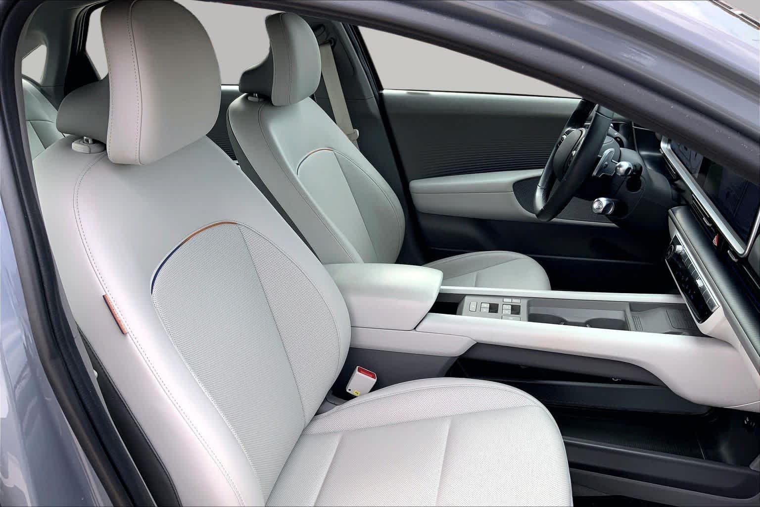 Used 2024 Transmission Blue Hyundai SEL image 8