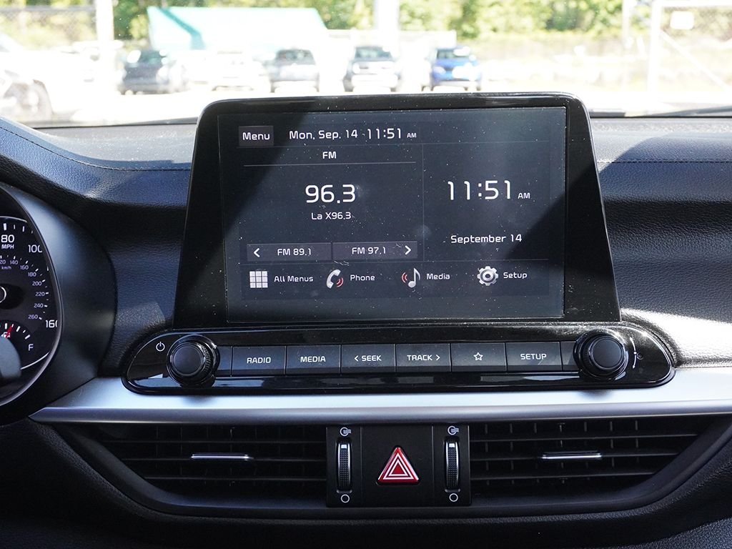 Used 2023 White Kia LXS image 40