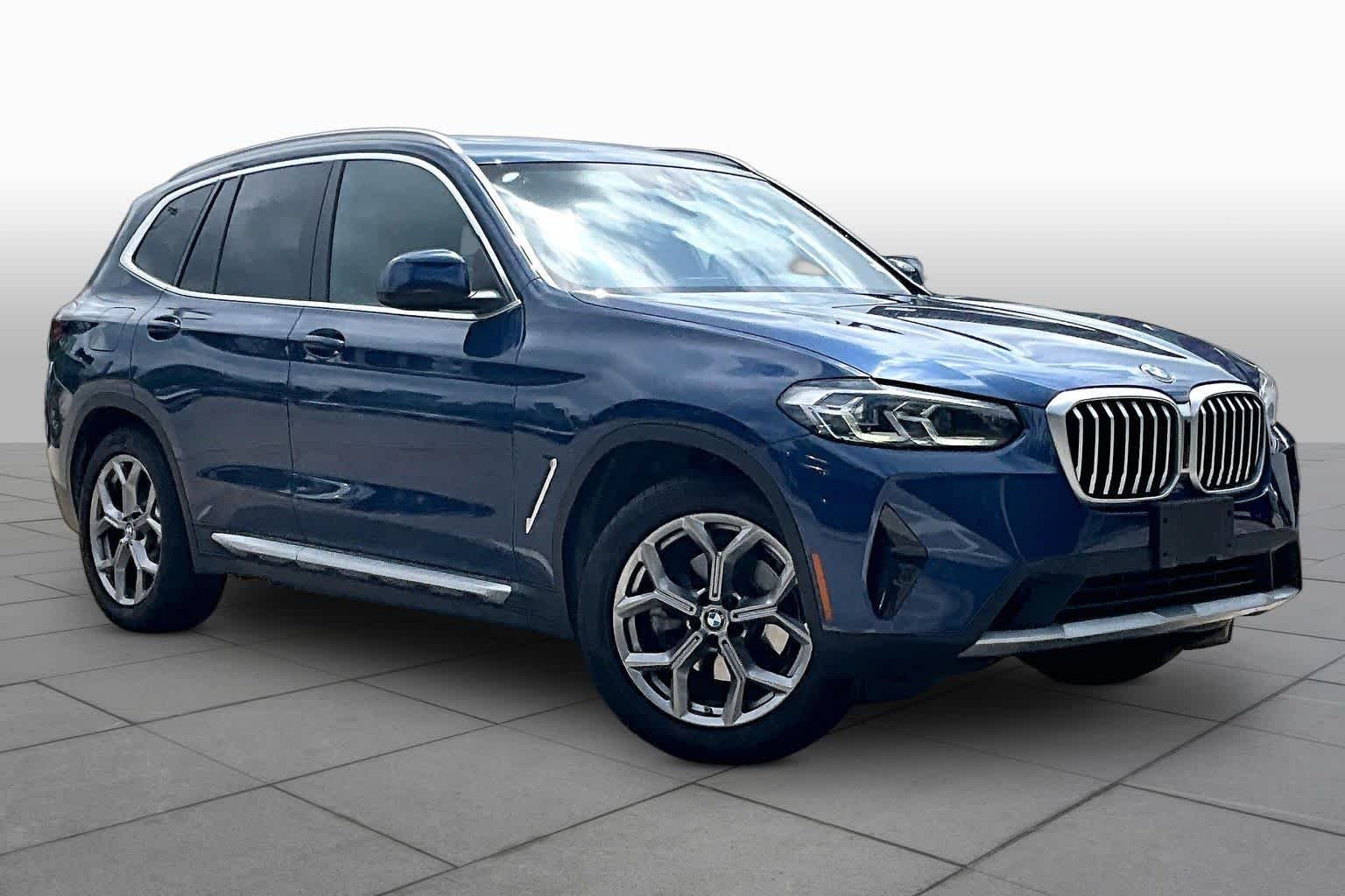 Used 2022 Phytonic Blue Metallic BMW xDrive30i image 2