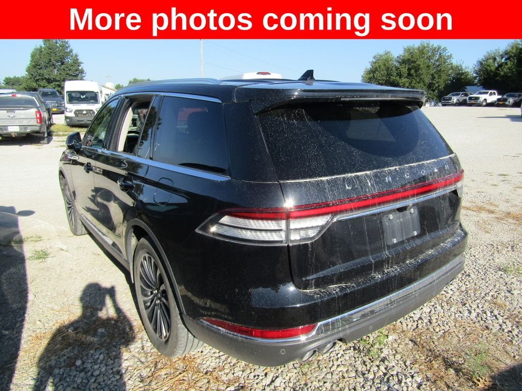 Used 2023 Black Lincoln Reserve image 3