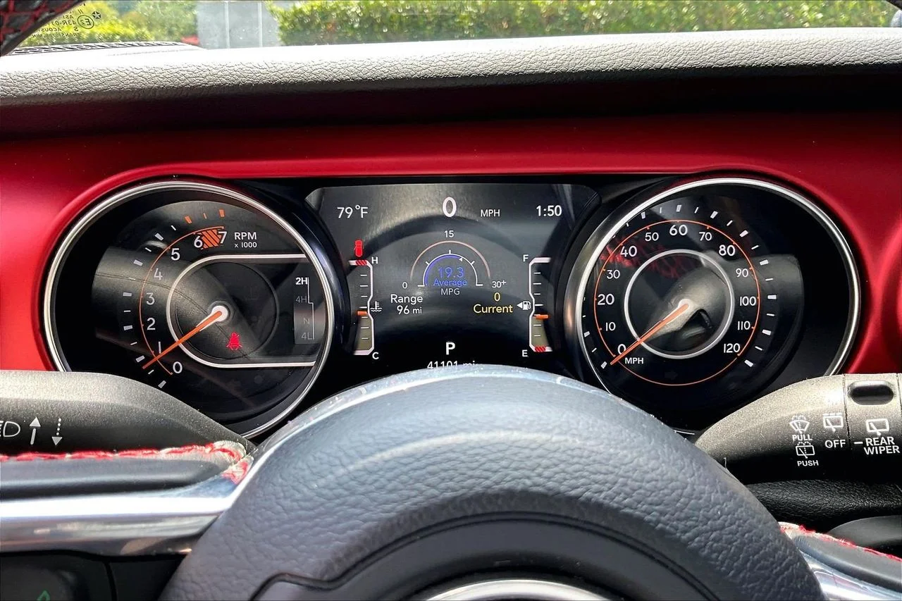 Used 2023 White Jeep Rubicon image 9