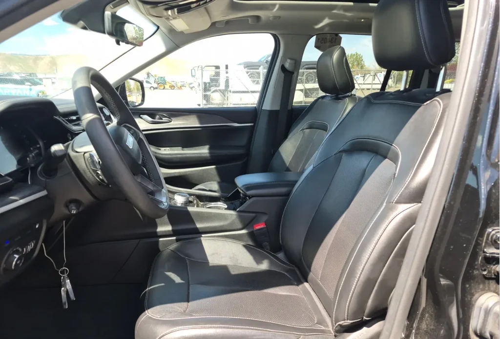 Used 2022 Black Jeep 4xe image 4