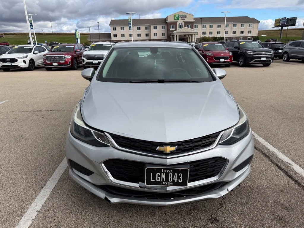 Used 2017 Silver Chevrolet LT image 3